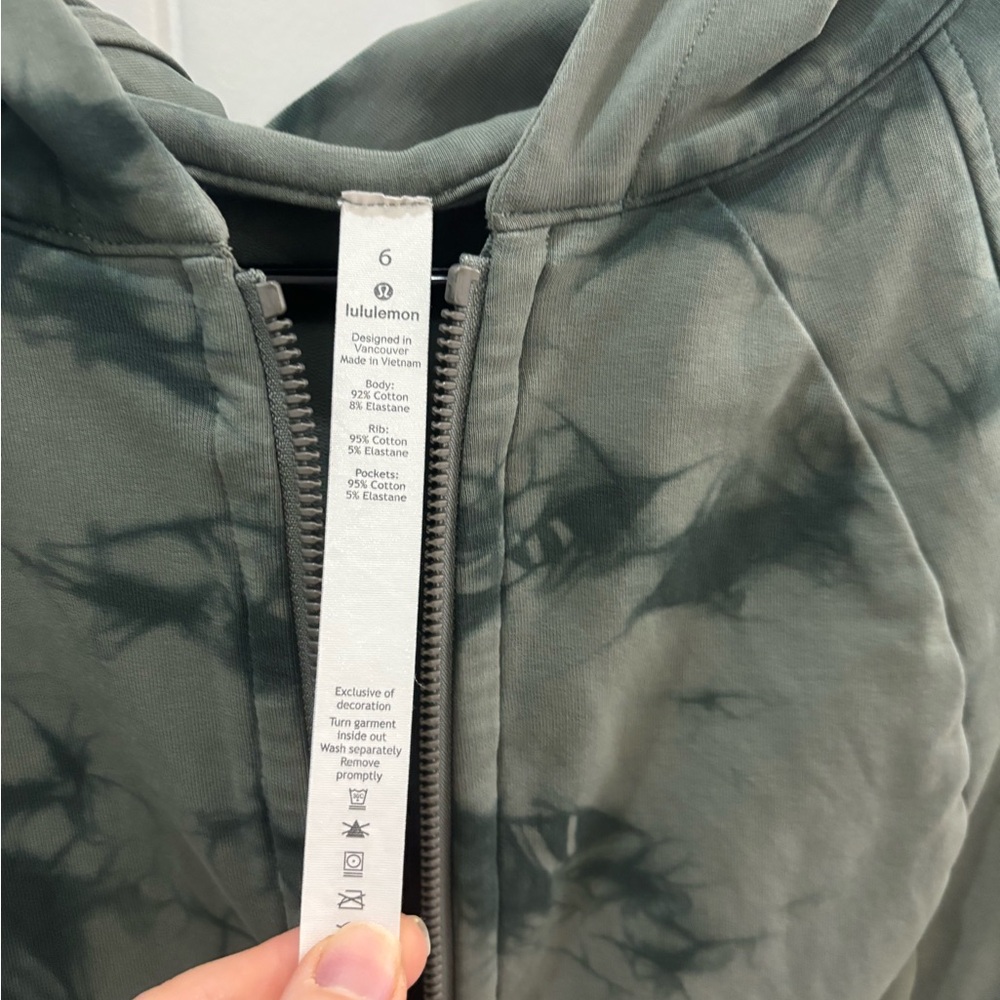 Lululemon Athletica Scuba Full Zip Green Tie-Dye Hoodie - Picture 2 of 5